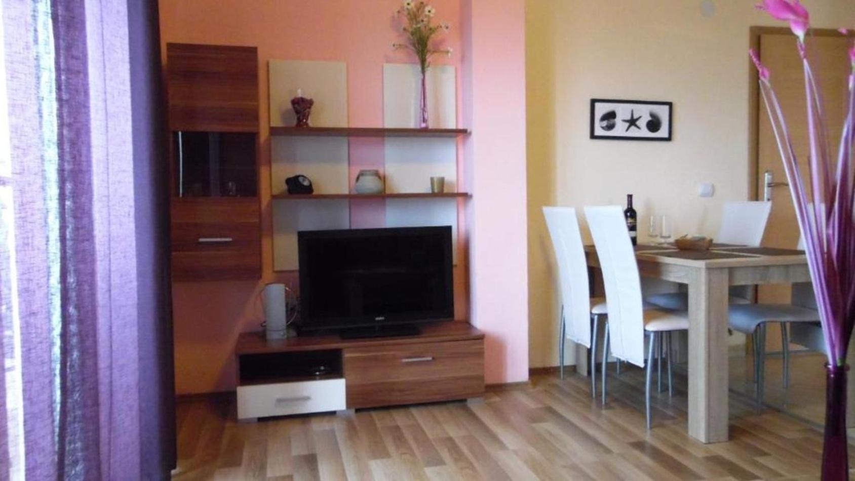 Sarita 2 * Makarska